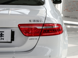 2018款2.0T 250PS 尊享版 尾灯