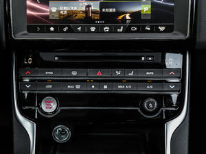 2018款2.0T 250PS 奢华版 空调调节
