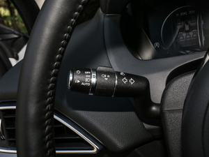 2018款2.0T 250PS 奢华版 中控区