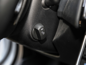 2018款2.0T 250PS 奢华版 中控区
