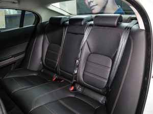 2018款2.0T 200PS LOVE挚爱版 后排座椅