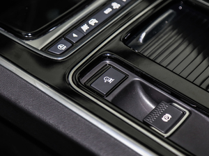 20182.0T 200PS LOVE۰ п؅^