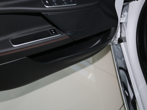 20182.0T 200PS A ǰTg