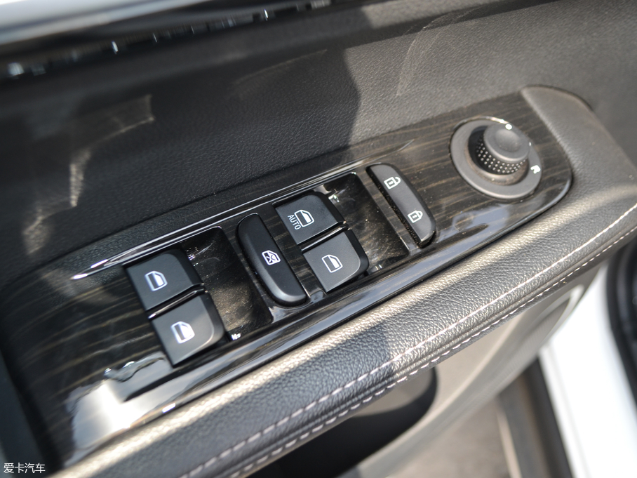 2018��˹��X7 1.5T �Ԅ�(d��ng)�ǻ��� 5��