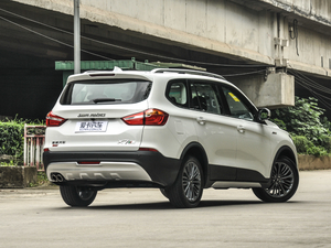 2018款1.5T 手动豪华互联版 7座 整体外观