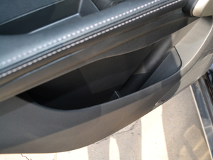 2018款1.5T 手动豪华型 5座 前门储物空间