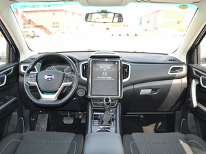 2018款1.5T 自动智慧型 5座 内饰全景