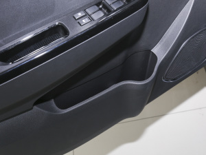 2021款1.5L 手动事业型 前门储物空间