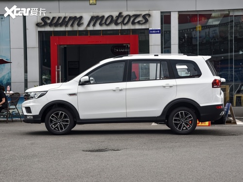 2022款 SWM斯威X3 1.5L 手动舒适型