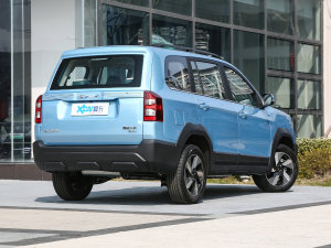 2023款EDi 1.5L 豪华型 7座 右后45度