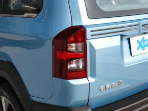 2023款EDi 1.5L 豪华型 7座 尾灯