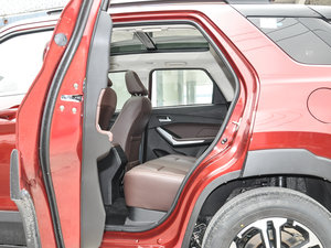 2017款1.3T 手动豪华型 后排空间