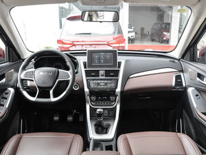 2017款1.3T 手动豪华型 内饰全景