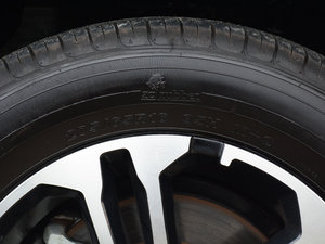 2017款1.3T 手动尊贵型 轮胎尺寸