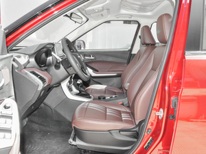 2017款1.3T CVT豪华型 前排空间