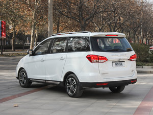 2017款1.5L 手动豪华型 左后45度