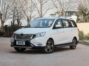 2017款1.5L 手动精英型 左前45度