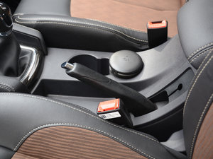 2017款1.5L 手动尊享型 驻车制动器