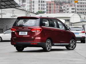 2017款1.5L 手动豪华型 整体外观