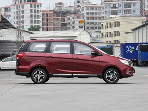2017款1.5L 手动豪华型 整体外观