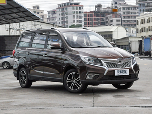 2017款1.5L 手动精英型 整体外观