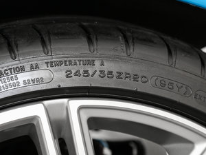 2017款2.0T Polestar 轮胎尺寸