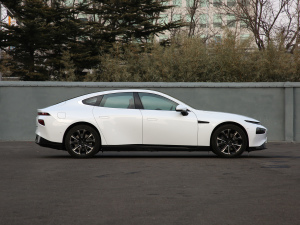 2020款670E 整体外观