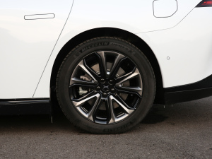 2020款670E 细节外观