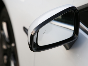 2020款670E 细节外观