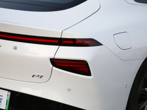 2020款670E 细节外观