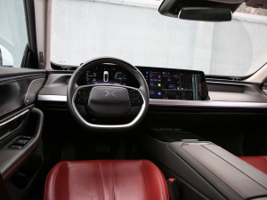2020款670E 中控区
