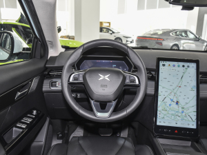 2021款G3i 520N+ 方向盘