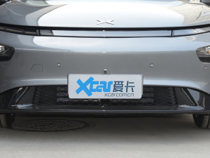 2022款670E+ 中网