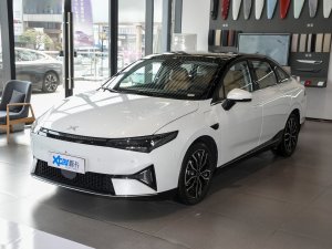 2022款460E+ 左前45度