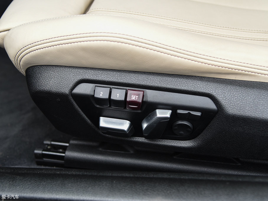 2017A(y)LPINA B4 3.0T Ԅ(dng)