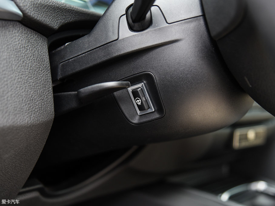 2017A(y)LPINA B4 3.0T Ԅ(dng)