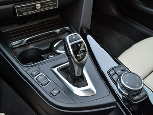 2017款3.0T 自动 换挡杆