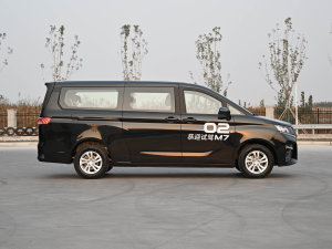 2023款1.6L 长轴商务型 7座 正侧（右）