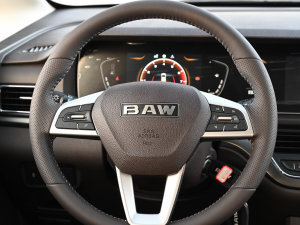 2023款1.6L 长轴商务型 7座 中控区