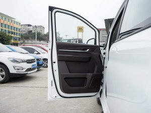 2023款2.0L 长轴商务型 7座 驾驶位车门