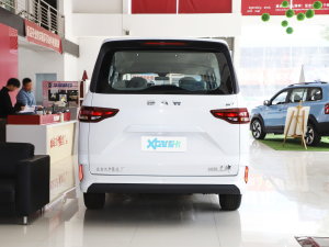 2023款1.6L 长轴创富型 7座 正后	