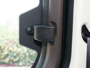2023款1.6L 长轴创享型 7座 后排车窗控制区