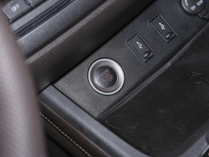 20232.0L ԄLS 7 п؅^