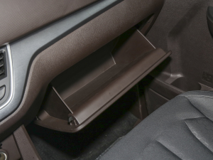 2023款1.6L 长轴创享型 9座 手套箱