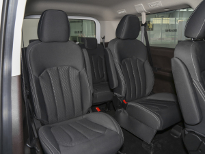 2023款1.6L 长轴创享型 9座 空间座椅