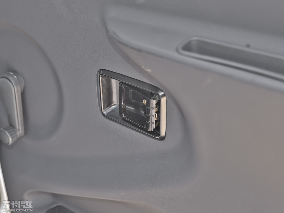 2010���(zh��n)�� 2.0L ���T���L��