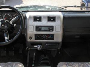 2010款2.0L 硬顶版 中控台