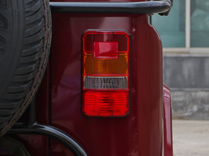 2010款2.0L CK 尾灯