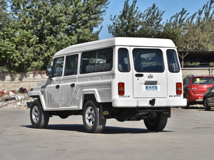 2010款2.0L 五门加长版 左后45度
