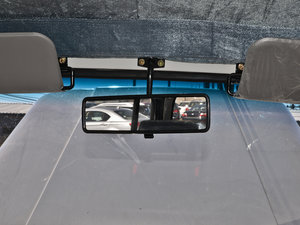 2010款2.0L 五门加长版 车内后视镜